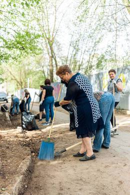 27 апреля 2024 года на территории ГБУЗ СО СГКП 15 прошел субботник по благоустройству территории #3