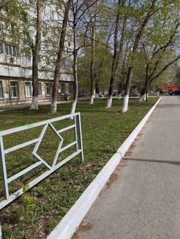 27 апреля 2024 года на территории ГБУЗ СО СГКП 15 прошел субботник по благоустройству территории #11