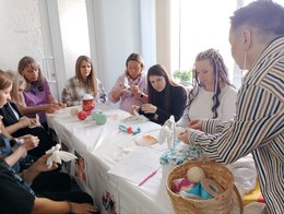 По всей России продолжаются акции, приуроченные к празднику - Дню беременных, который отмечается дважды в год: 7 октября и 7 апреля. Одно из таких мероприятий состоялось 8 октября 2025 года в Самарской городской клинической поликлинике № 15. #5