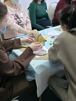 7 апреля в Самарской городской клинической поликлинике № 15 прошли праздничные мероприятия посвященные Дню беременных. На встрече будущих мам ожидал теплый приём в комфортной обстановке с вручением подарков и поздравлений.  #7